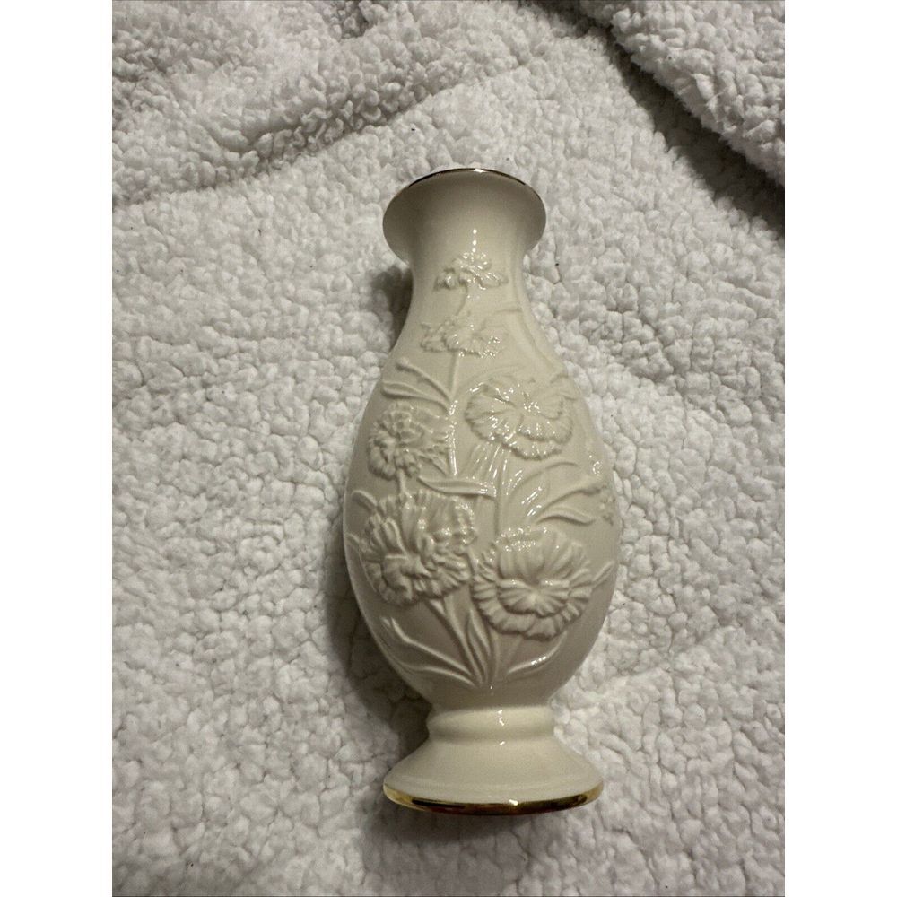 Lenox Carnation And Kisses Vase‎